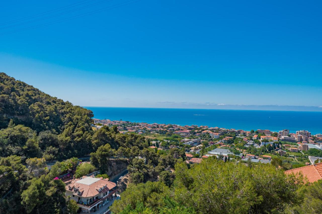 Appartamento Incantevole Con Piscina Vallecrosia Εξωτερικό φωτογραφία