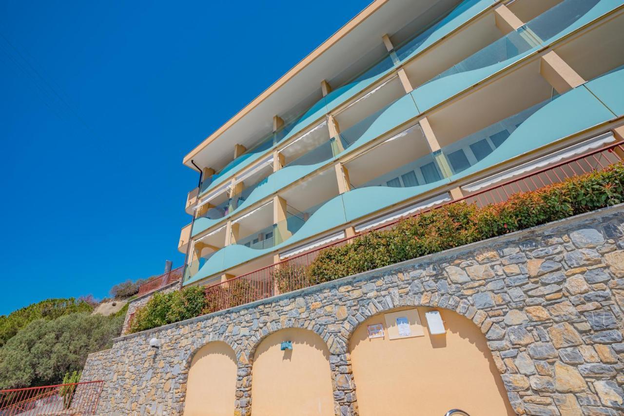 Appartamento Incantevole Con Piscina Vallecrosia Εξωτερικό φωτογραφία